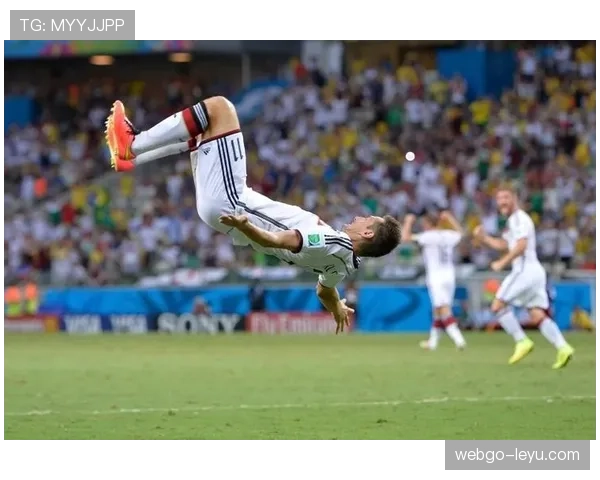 博阿滕的传奇人生：从世界杯英雄到法谷低谷，德国铁卫如何重铸防线核心？