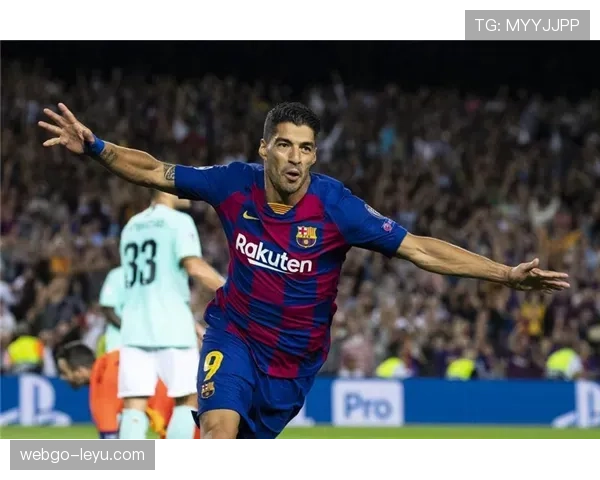 苏亚雷斯巅峰期团队成就解析：巴萨三冠王核心