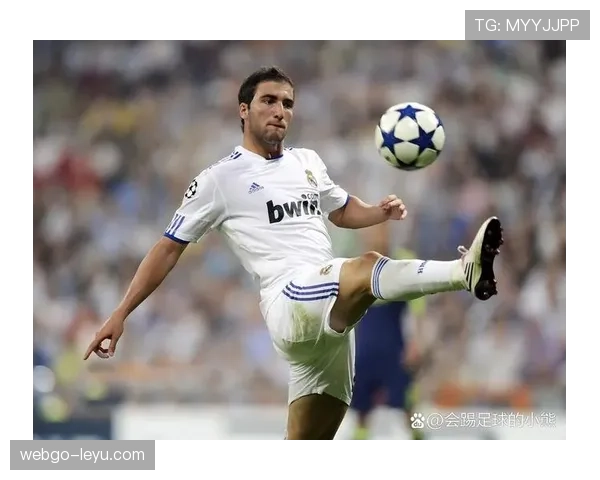 那不勒斯俱乐部运营争议逐步显现,对球队赛季表现形成稳定性考验 那不勒斯俱乐部运营争议逐步显现,对球队赛季表现形成稳定性考验